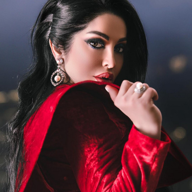 Shabnam Surayo